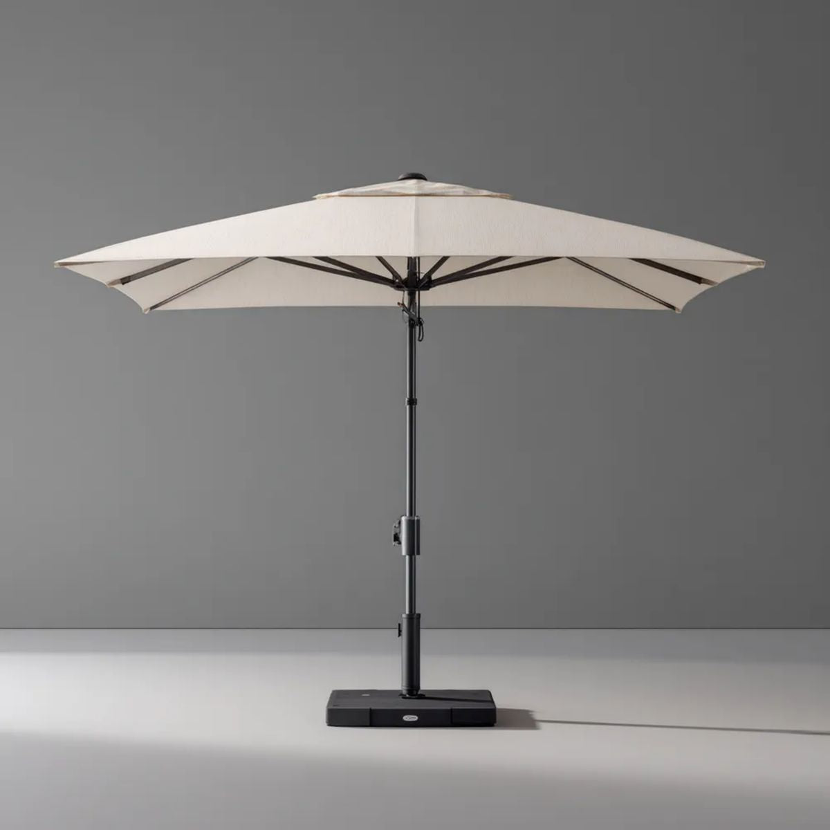 Kwadratowy parasol ogrodowy z poliestru 300 x 300 cm z podstawą, kremowo-czarny